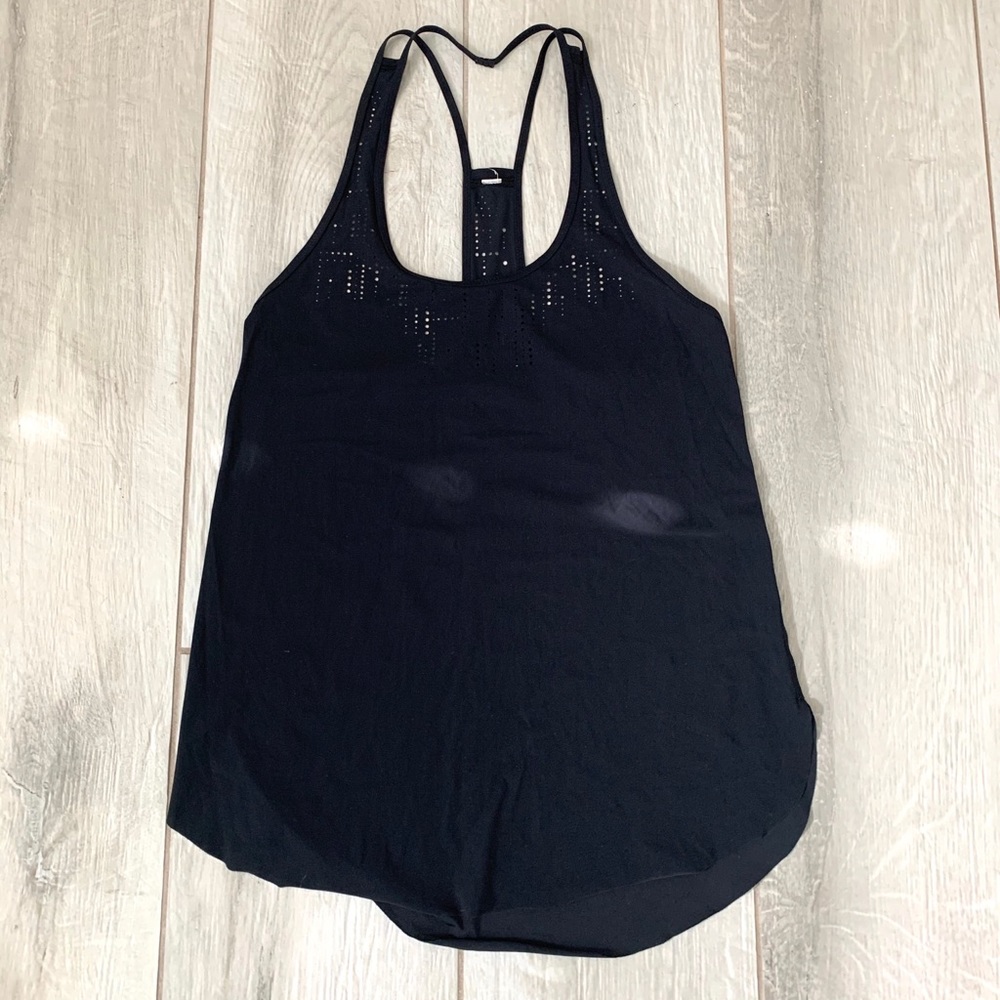 Lululemon coastal tank black sz 2 GUC